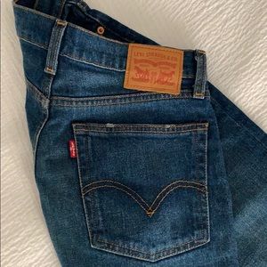 Levi wedgie fit straight leg jean Sz 27